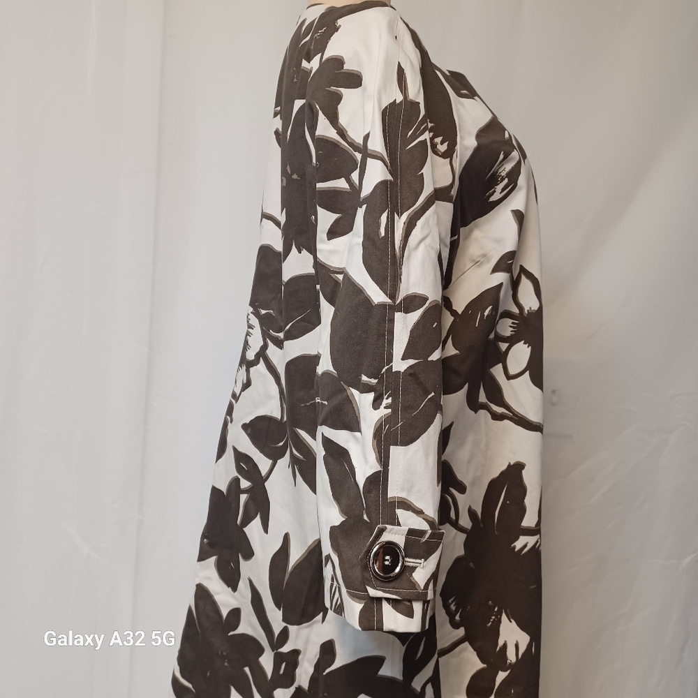 New York & Company brown and Beige Floral Jacket Size XL - Picture 7 of 15